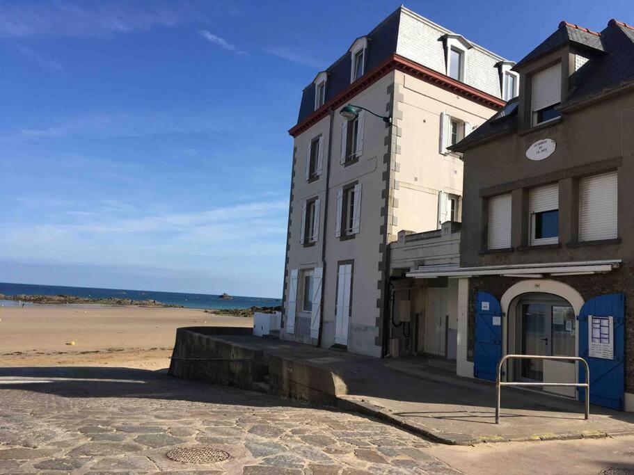 Location Equipe A 200m De La Plage. Apartment