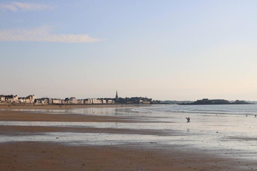 Location Equipe A 200m De La Plage. *